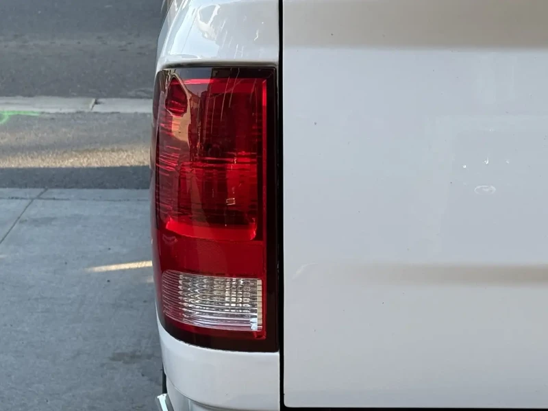 Dodge RAM 1500 Classic* Tradesman* Back up camera* CARFAX, снимка 3 - Автомобили и джипове - 52553935