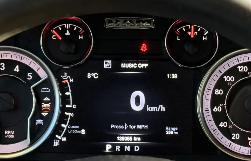 Dodge RAM 1500 Classic* Tradesman* Back up camera* CARFAX, снимка 16 - Автомобили и джипове - 52553935