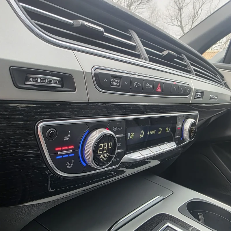 Audi Q7 3.0 TFSI/S-Line/Подгрев/Обдухване/360/Панорама, снимка 15 - Автомобили и джипове - 53454896