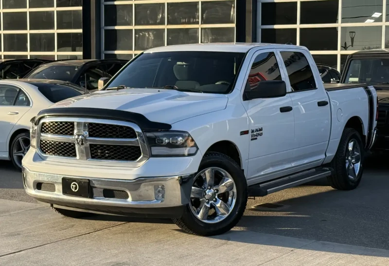 Dodge RAM 1500 Classic* Tradesman* Back up camera* CARFAX - 41000 лв. / 20962.97 € - 96010911 1