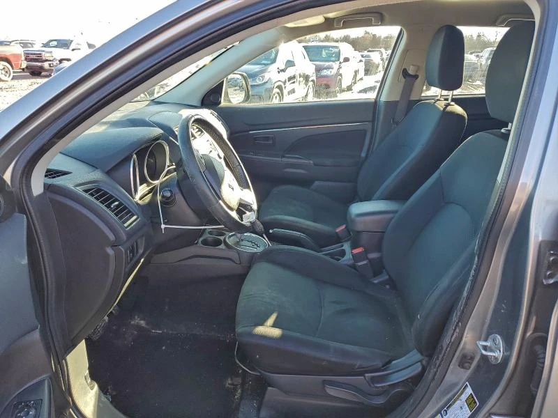 Mitsubishi Outlander 2.0L 4 Front-wheel Drive, снимка 10 - Автомобили и джипове - 52906384