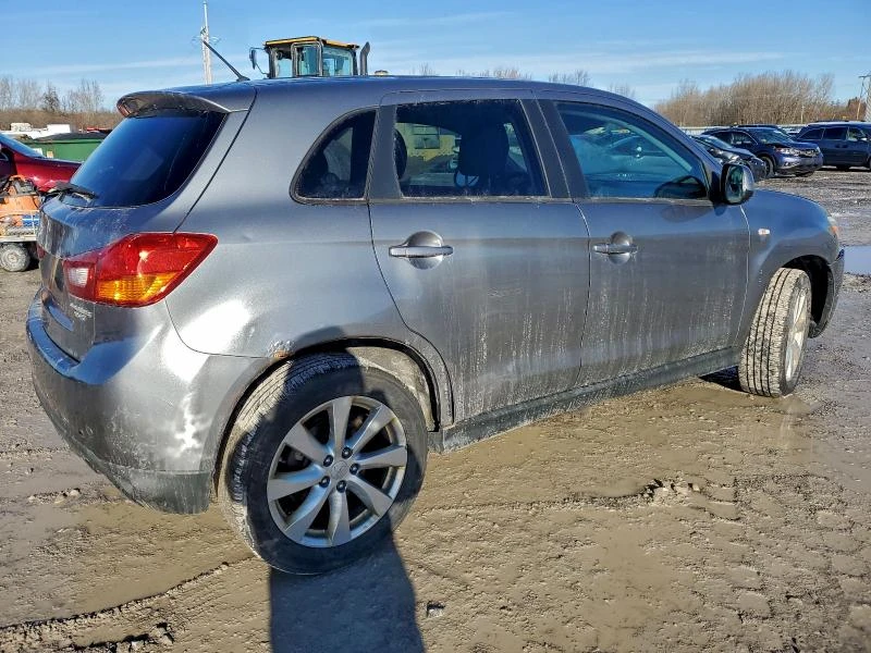 Mitsubishi Outlander 2.0L 4 Front-wheel Drive, снимка 6 - Автомобили и джипове - 52906384