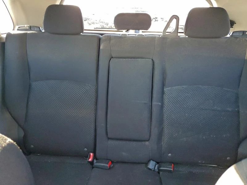 Mitsubishi Outlander 2.0L 4 Front-wheel Drive, снимка 13 - Автомобили и джипове - 52906384