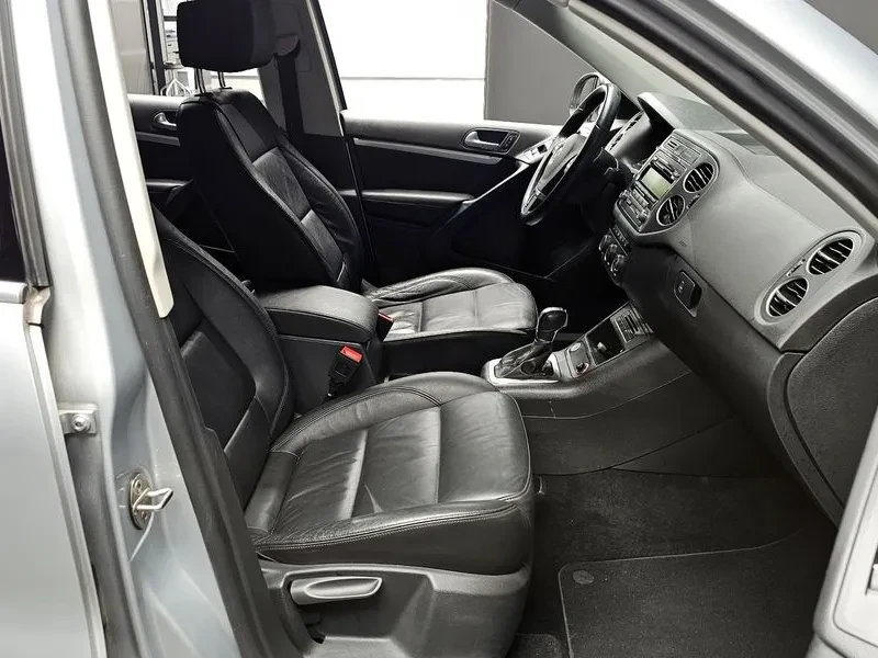 VW Tiguan 2.0 TDI, снимка 11 - Автомобили и джипове - 54302768