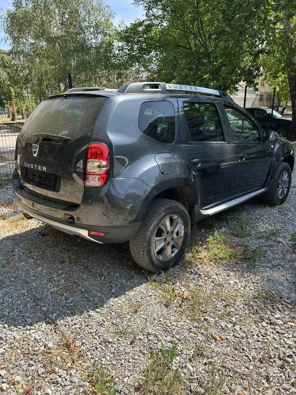 Dacia Duster 1.6I 4x4 - изображение 4