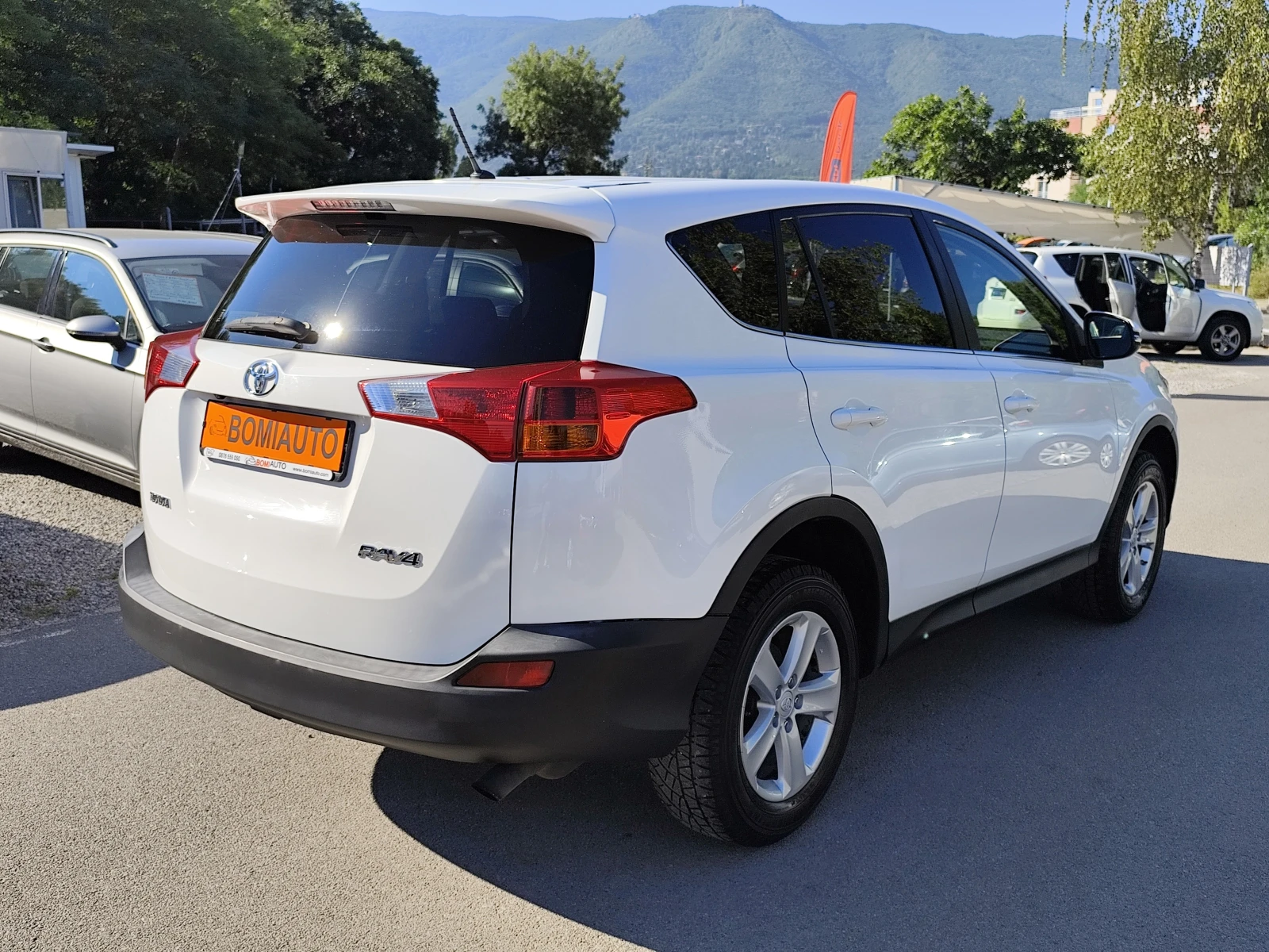 Toyota Rav4 2.0D-4D* FACELIFT* LED* KAMERA* EURO5B*  - изображение 4