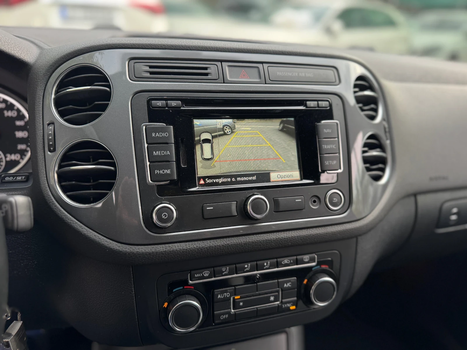 VW Tiguan 2.0TDI 4motion DSG* R-Line - изображение 9