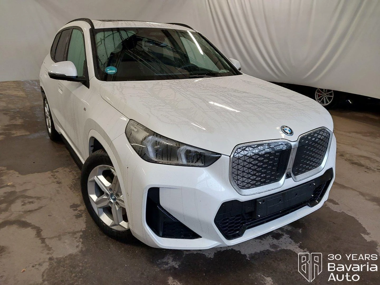 BMW iX1 30 xDrive M Sport  Paket | Mobile.bg   4