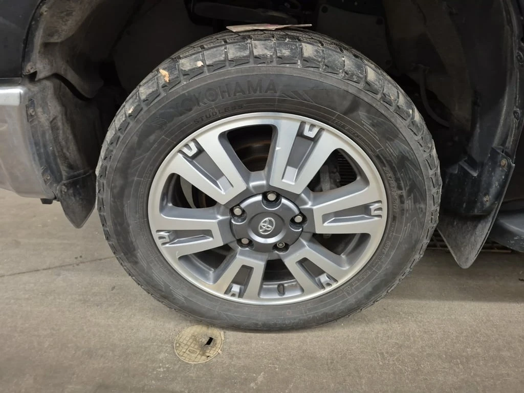 Toyota Tundra * PLATINUM CREW CAB SHORT BED * CARFAX *  - изображение 6