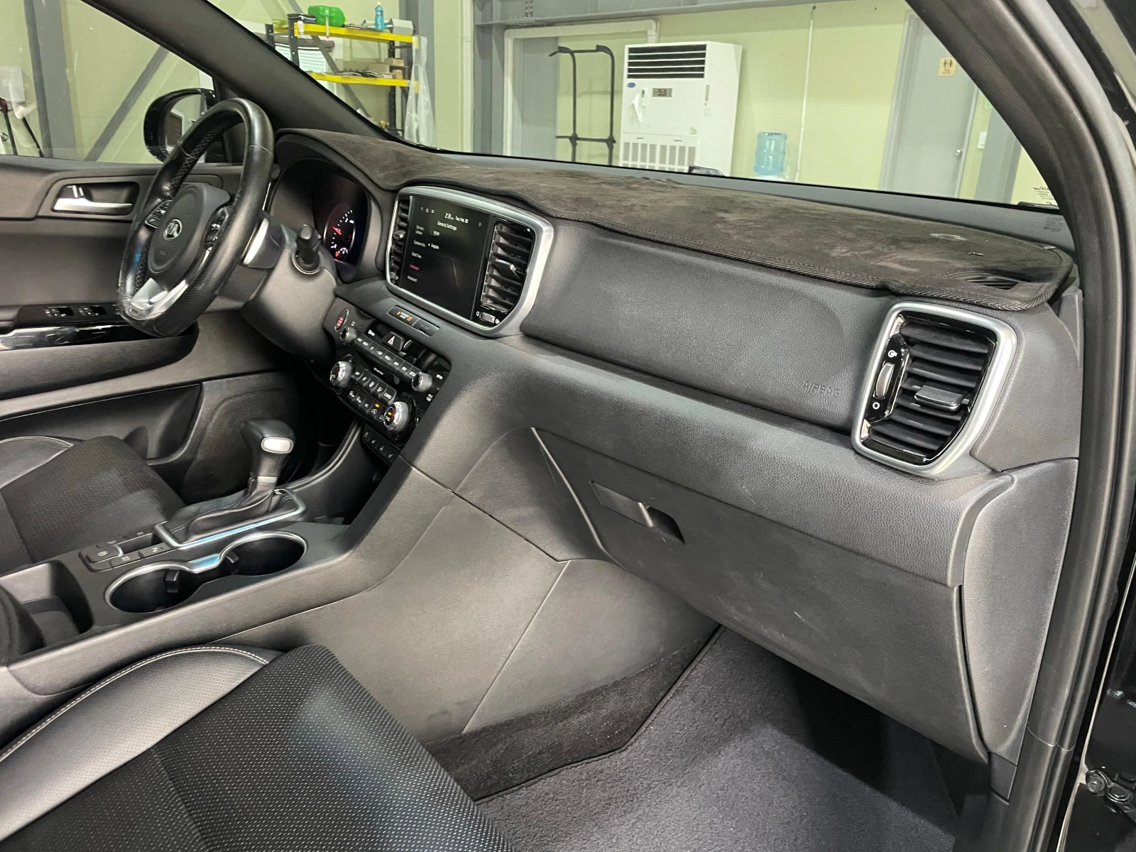 Kia Sportage 2.0D ! 2WD ! Intelligent !, снимка 13 - Автомобили и джипове - 54138873