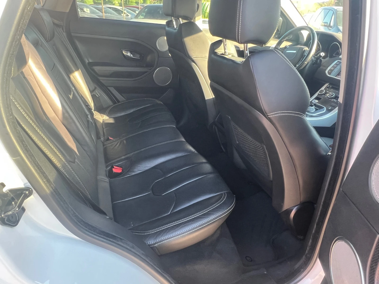 Land Rover Evoque, снимка 10 - Автомобили и джипове - 54449119