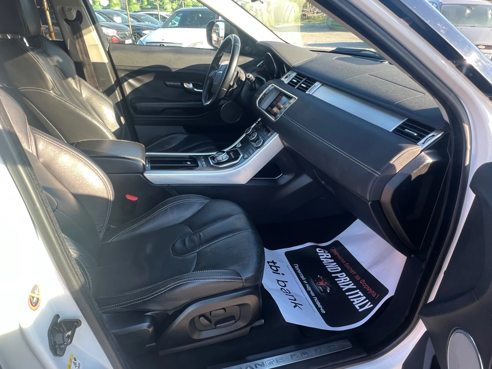 Land Rover Evoque, снимка 8 - Автомобили и джипове - 54449119