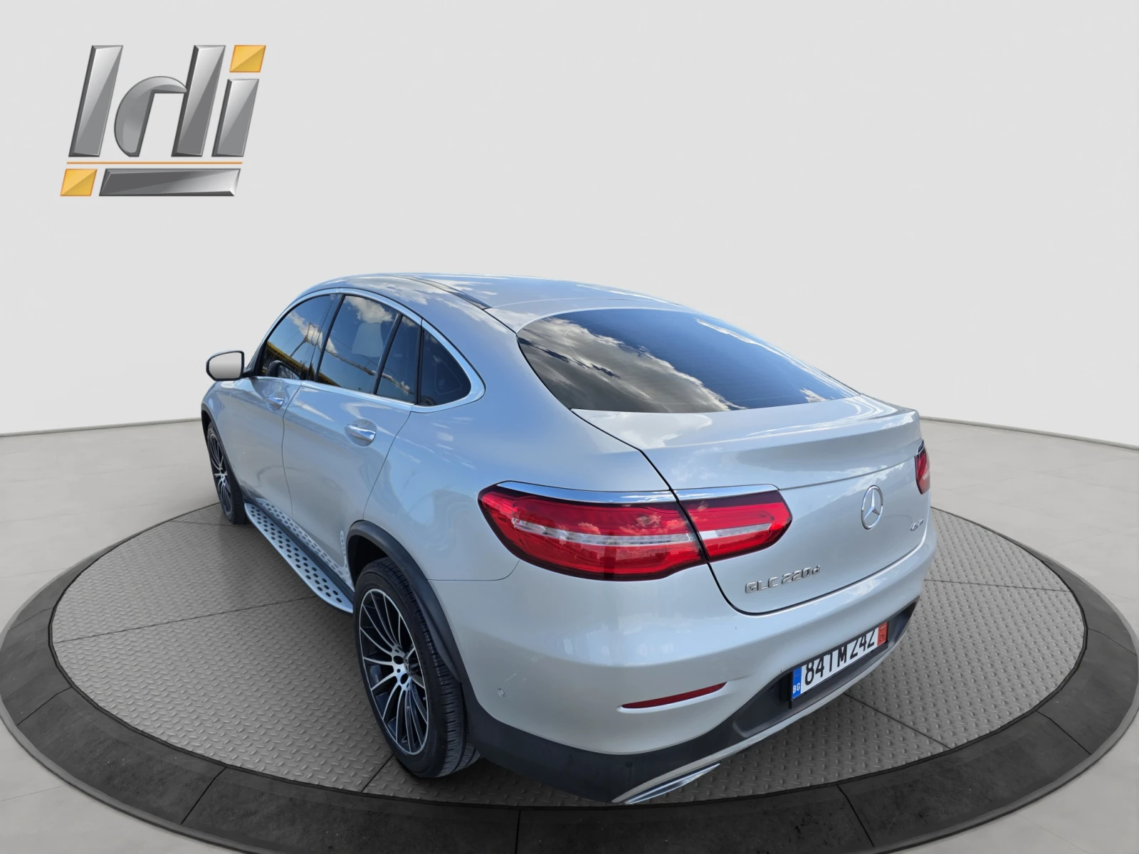 Mercedes-Benz GLC 220 9G TRONIC-4MATIC, снимка 4 - Автомобили и джипове - 54720159