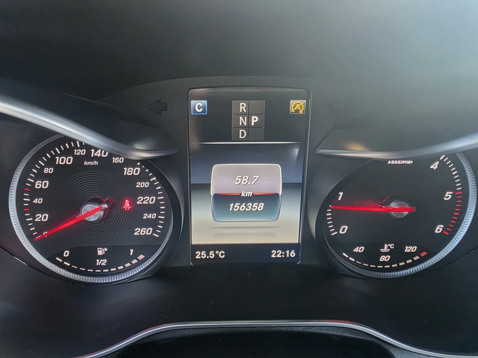 Mercedes-Benz GLC 220 9G TRONIC-4MATIC, снимка 17 - Автомобили и джипове - 54720159