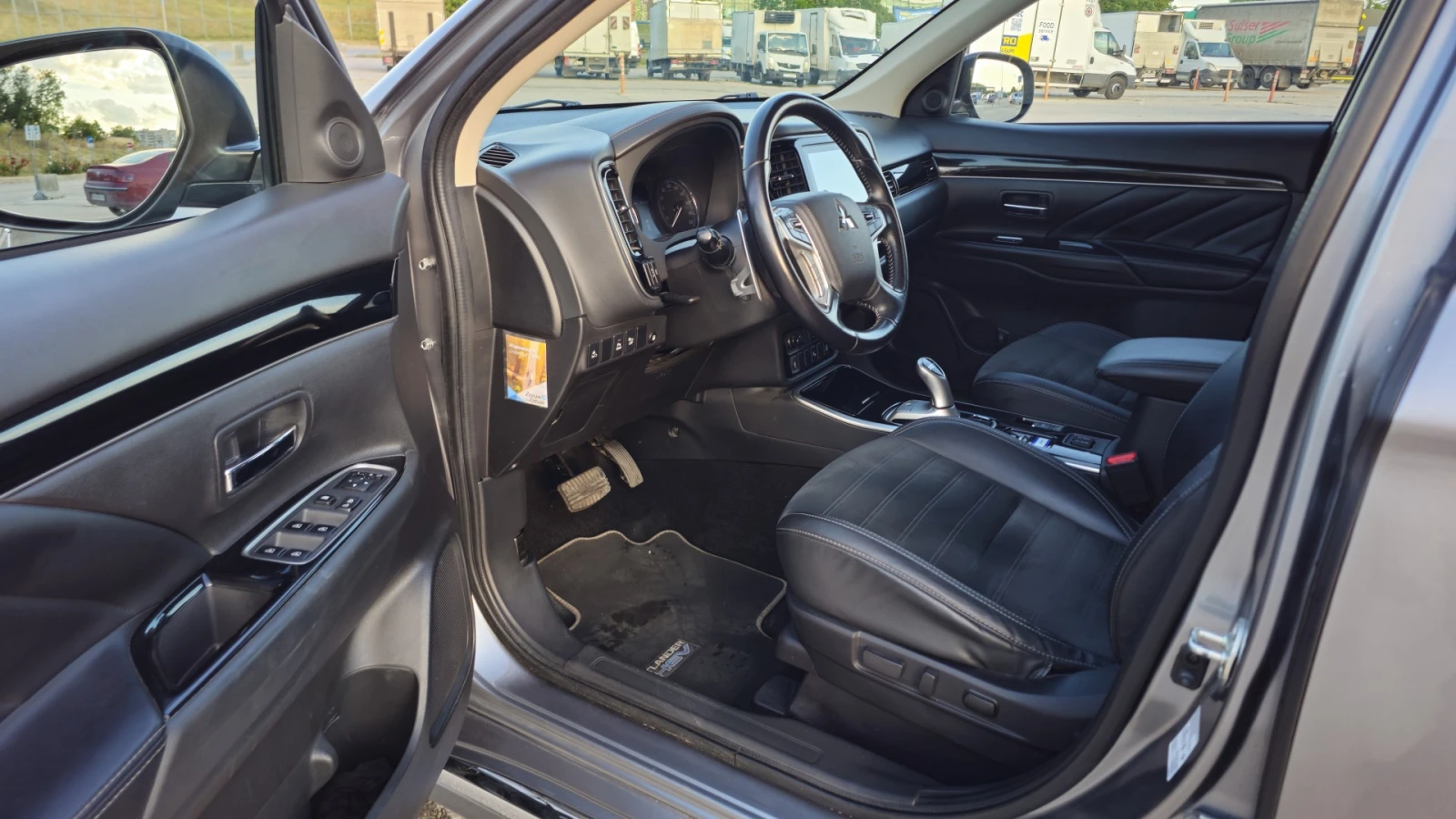 Mitsubishi Outlander, снимка 10 - Автомобили и джипове - 54943992