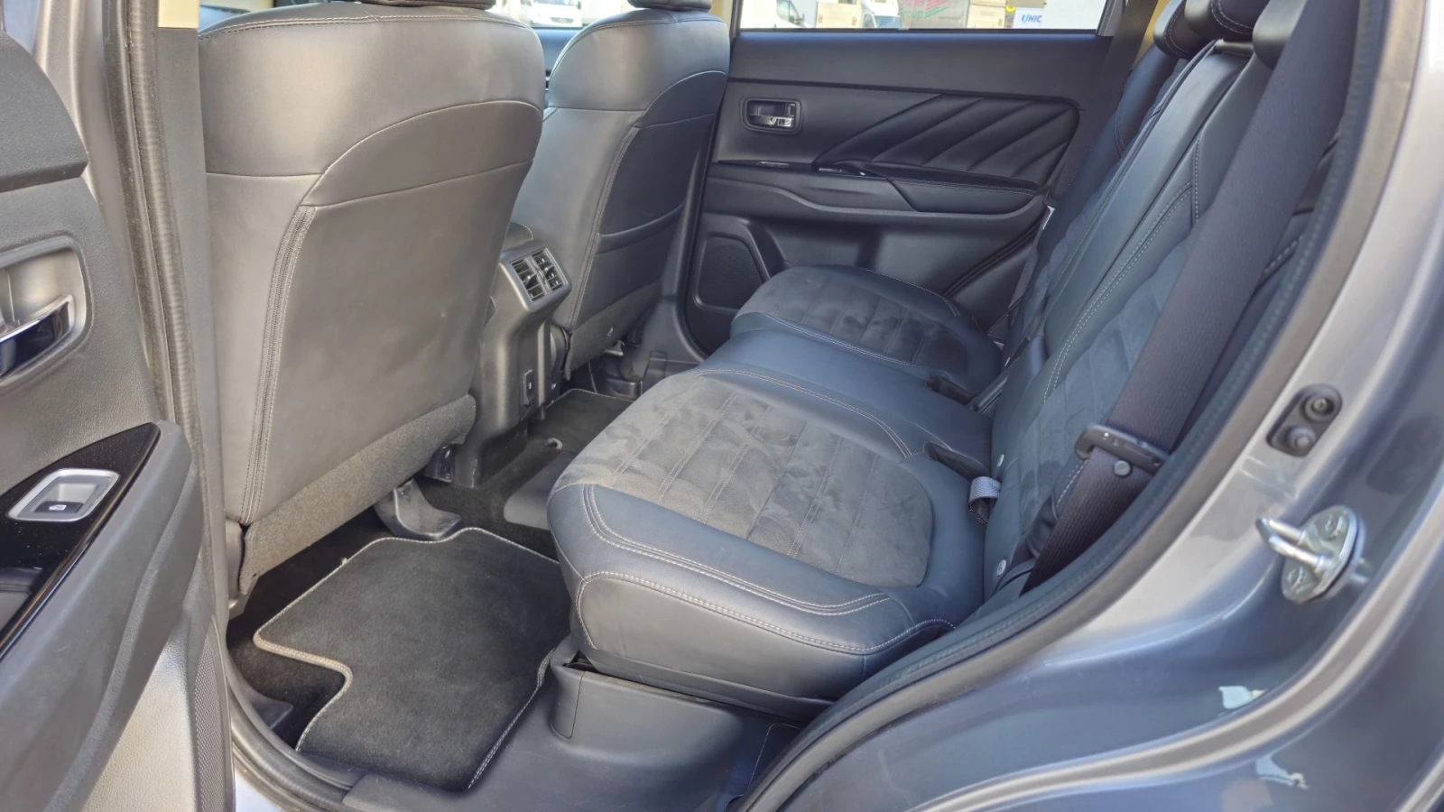 Mitsubishi Outlander, снимка 17 - Автомобили и джипове - 54943992