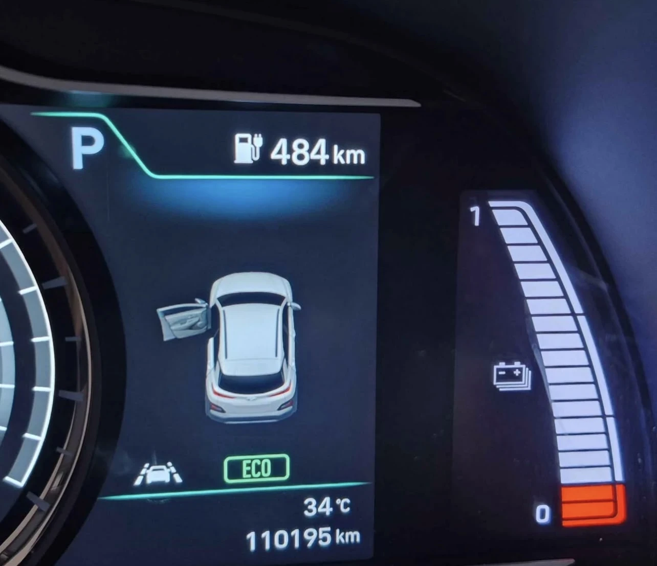 Hyundai Kona, снимка 15 - Автомобили и джипове - 55621685