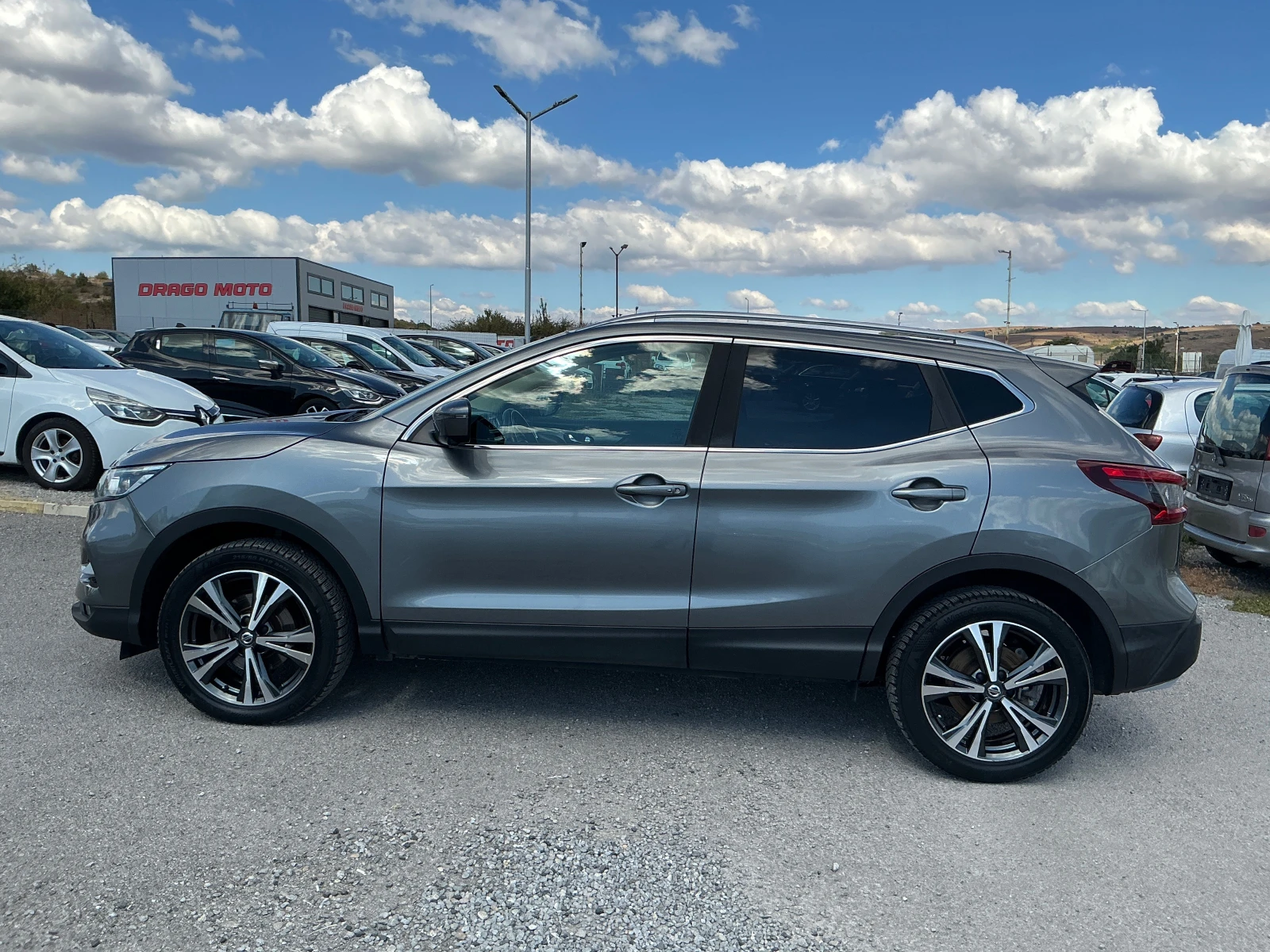 Nissan Qashqai 1.6 DCI, снимка 5 - Автомобили и джипове - 56261321
