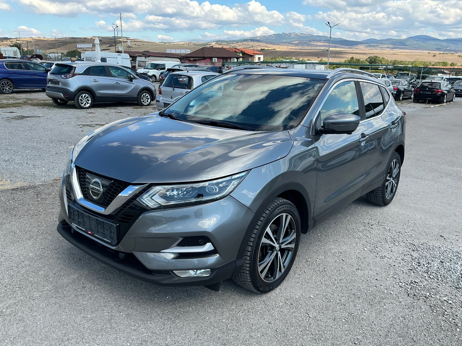 Nissan Qashqai 1.6 DCI, снимка 3 - Автомобили и джипове - 56261321