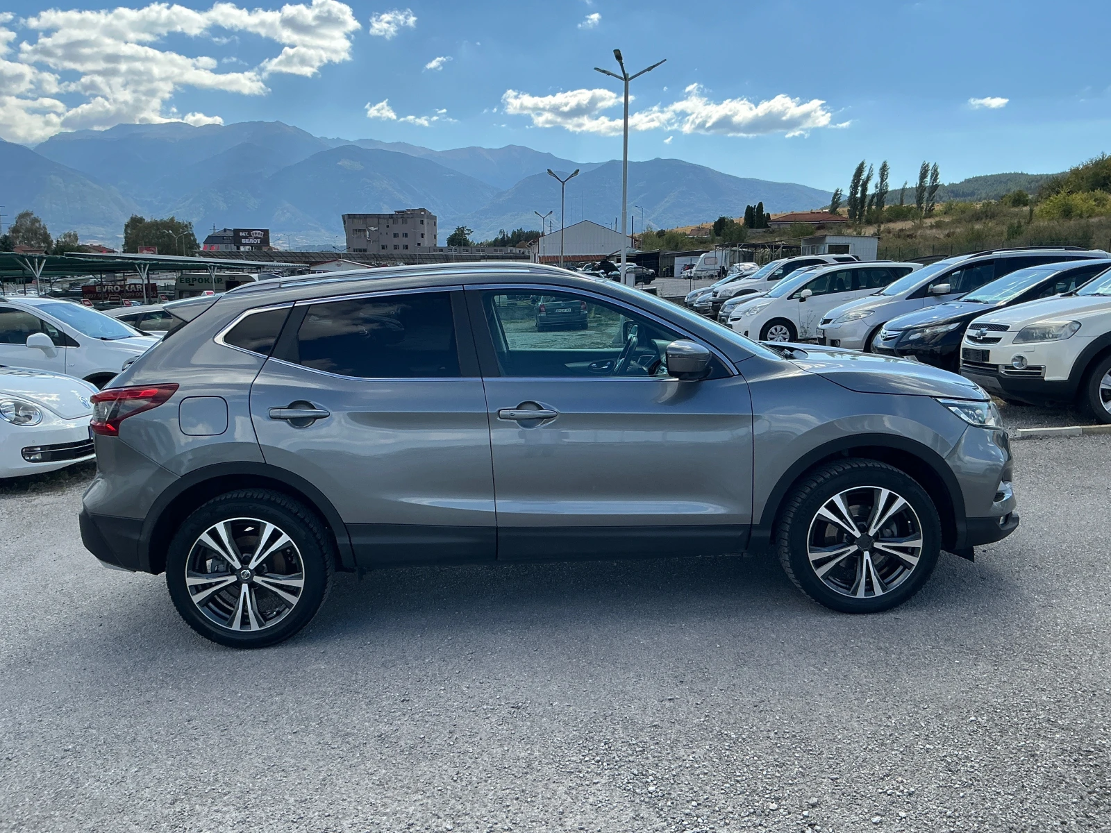 Nissan Qashqai 1.6 DCI, снимка 4 - Автомобили и джипове - 56261321