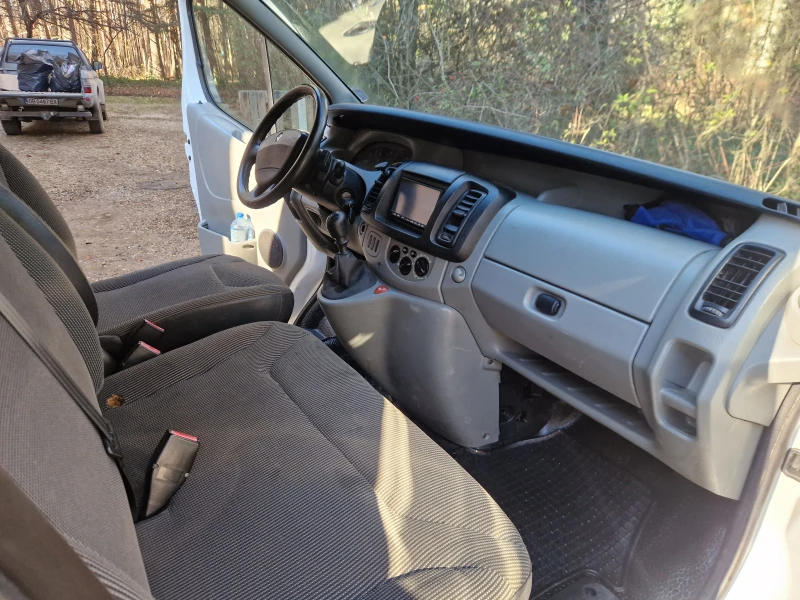 Renault Trafic 1.9 DCI, снимка 12 - Бусове и автобуси - 48586413