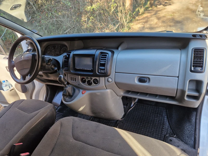 Renault Trafic 1.9 DCI, снимка 13 - Бусове и автобуси - 48586413