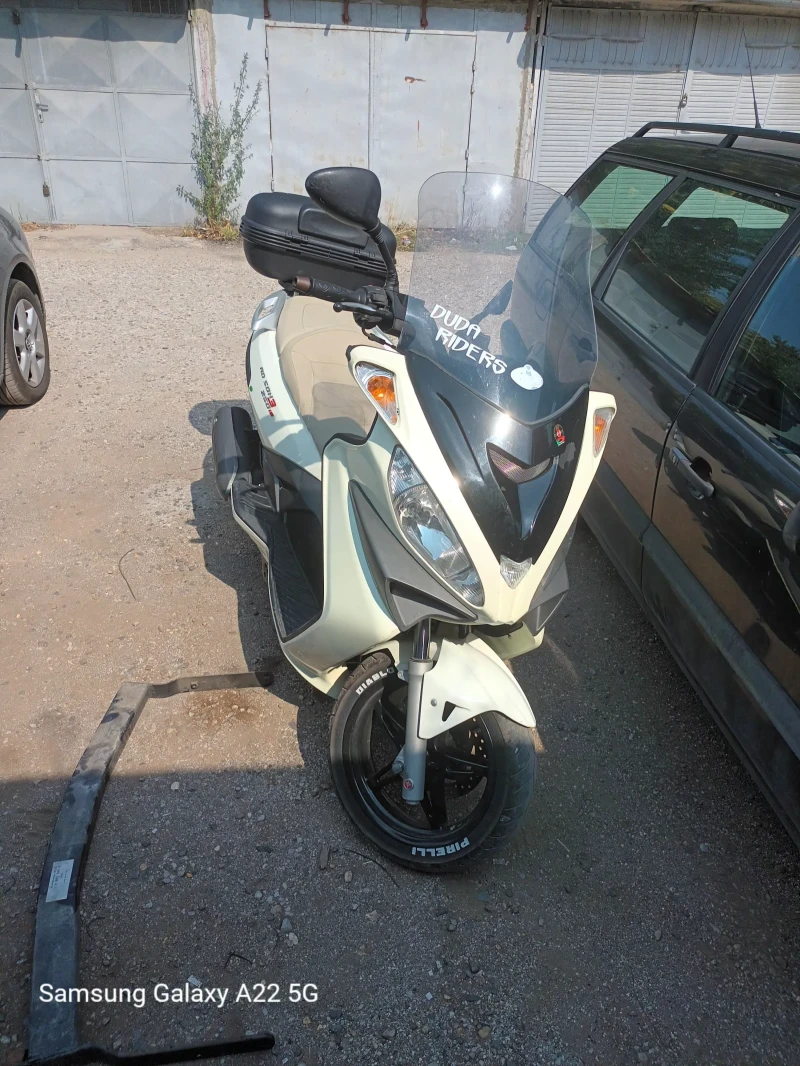 Malaguti Madison 250ie RS, снимка 2 - Мотоциклети и мототехника - 51993146