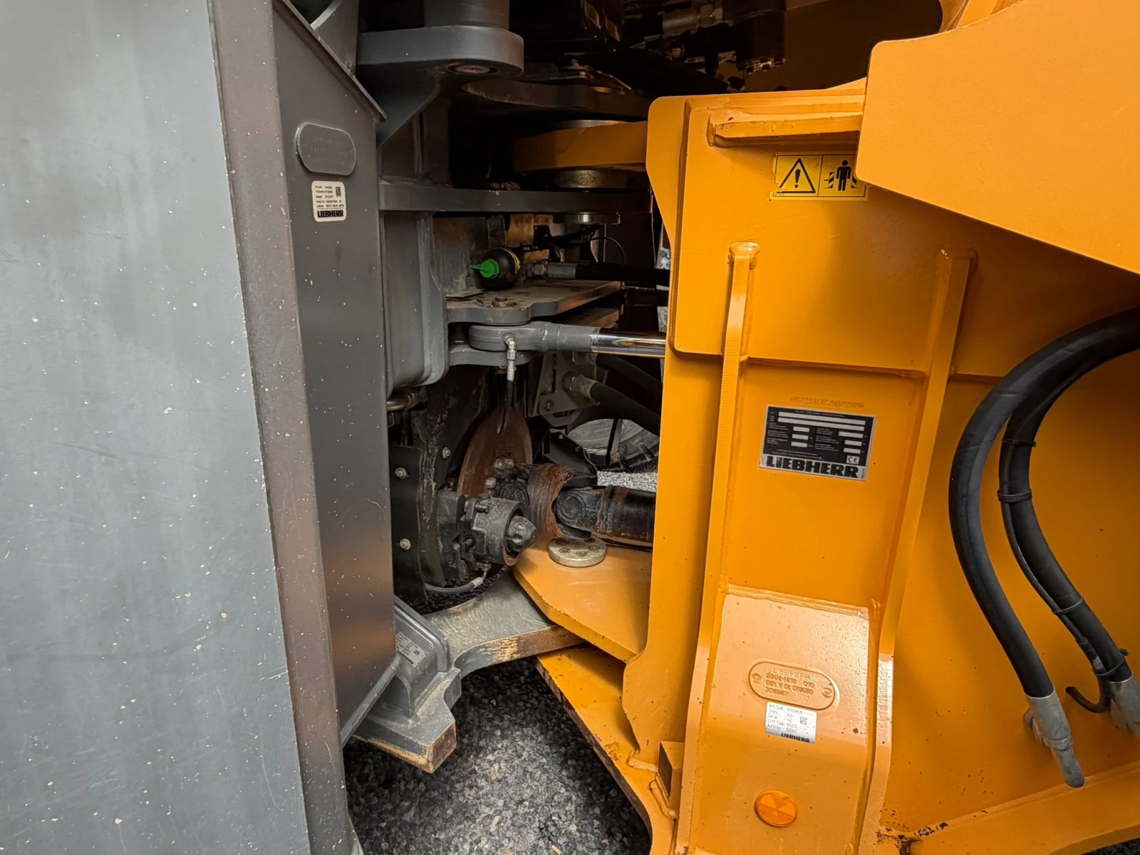 Челен товарач Liebherr L 580 XPOWER ЛИЗИНГ, снимка 6 - Индустриална техника - 54795612