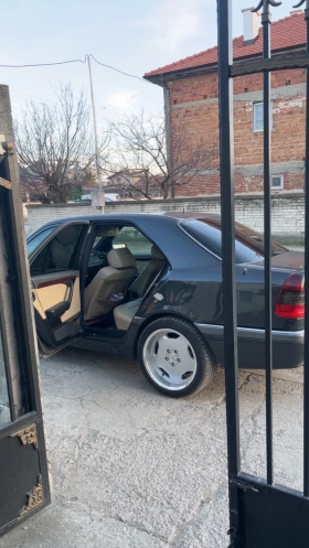 Mercedes-Benz C 180, снимка 5