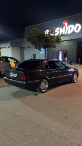 Mercedes-Benz C 180, снимка 9