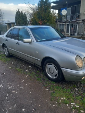 Mercedes-Benz E 220, снимка 2