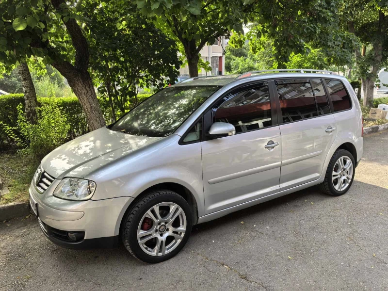 VW Touran, снимка 7 - Автомобили и джипове - 49035333