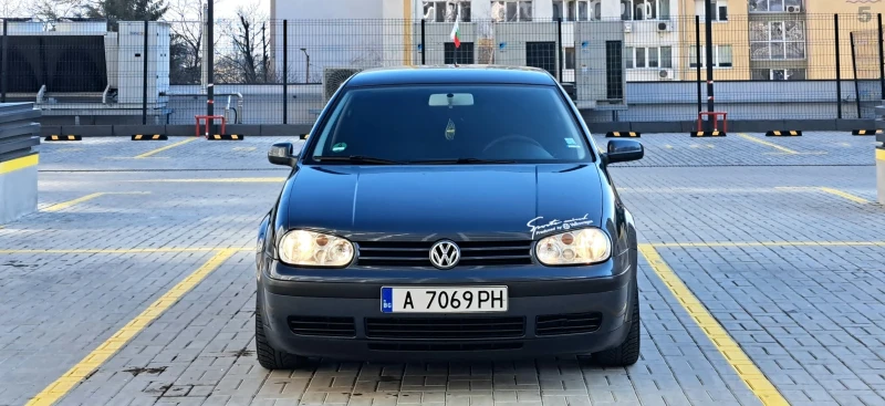 VW Golf 1.6SR, снимка 6 - Автомобили и джипове - 49444516