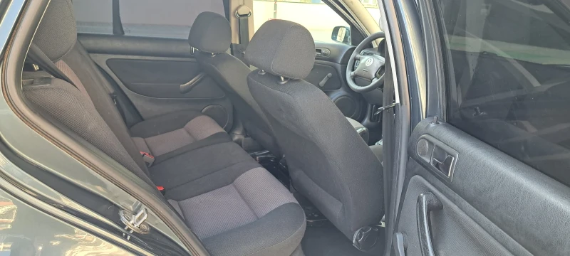 VW Golf 1.6SR, снимка 13 - Автомобили и джипове - 49444516