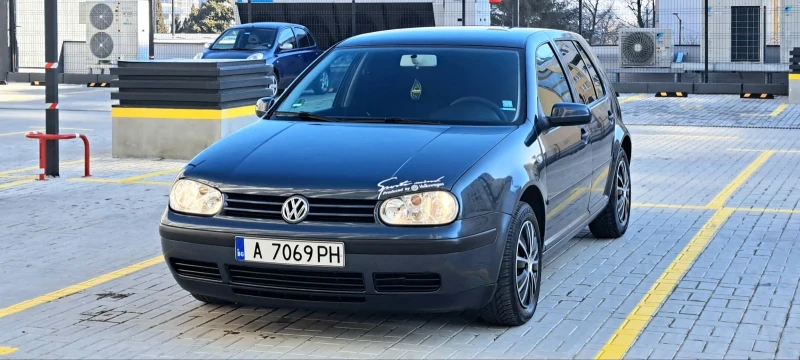 VW Golf 1.6SR, снимка 7 - Автомобили и джипове - 49444516