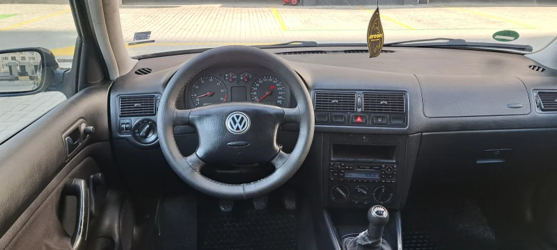 VW Golf 1.6SR, снимка 16 - Автомобили и джипове - 49444516