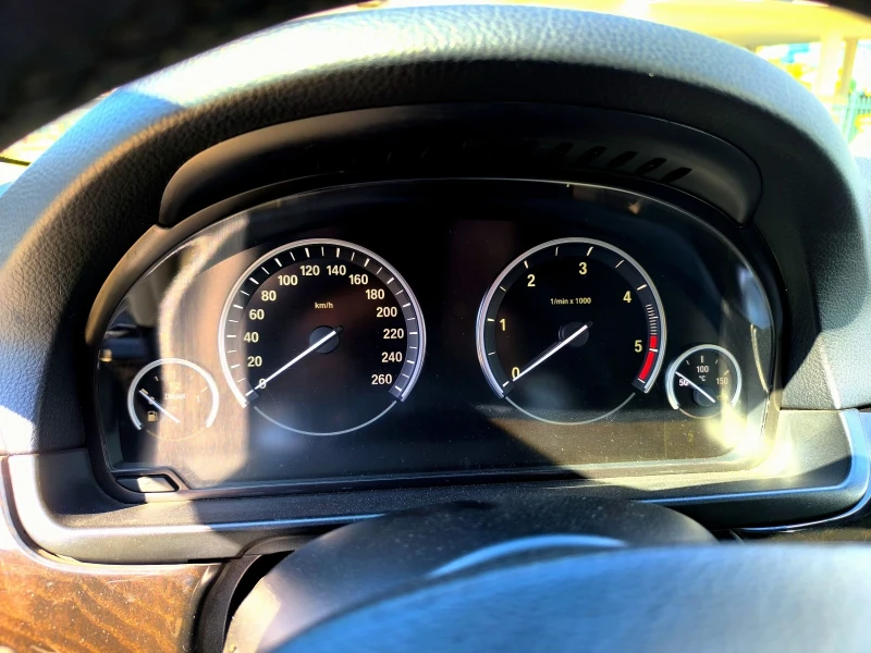 BMW 520 Harman/Kardon, снимка 13 - Автомобили и джипове - 51351790