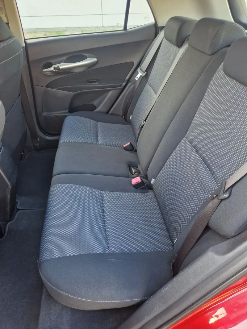 Toyota Auris, снимка 9 - Автомобили и джипове - 51799614