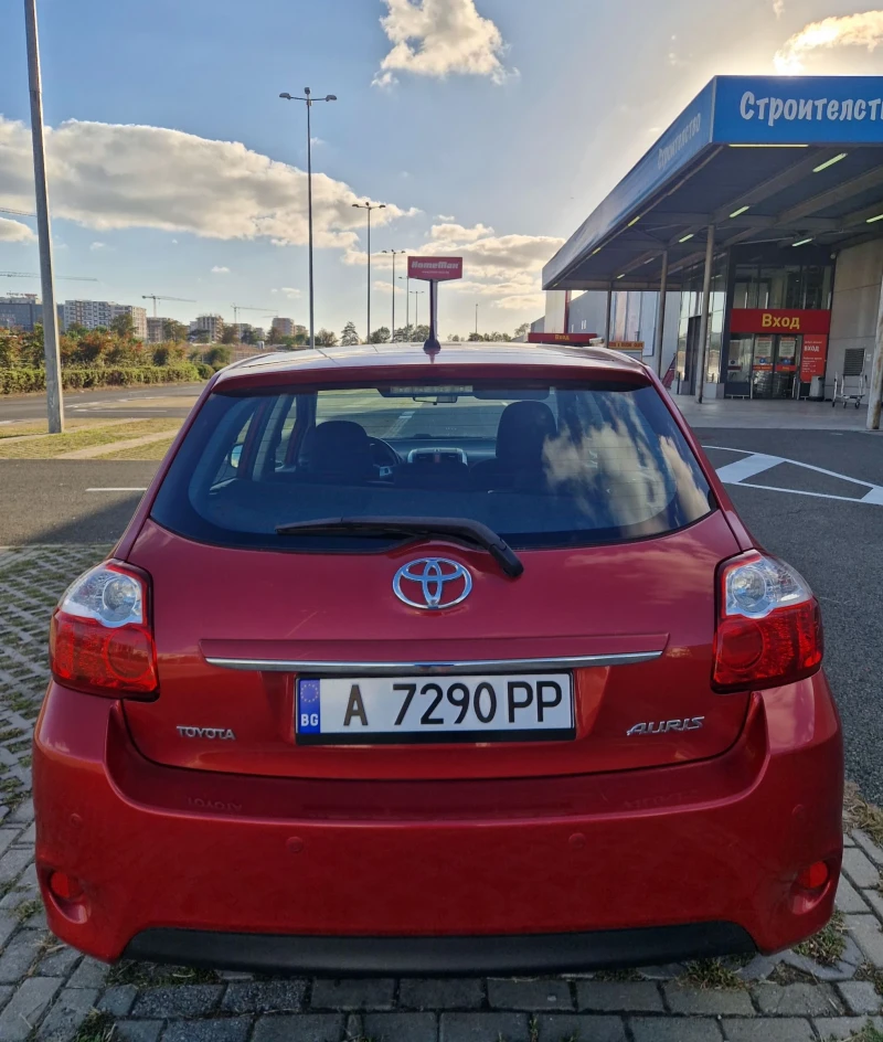 Toyota Auris, снимка 3 - Автомобили и джипове - 51799614
