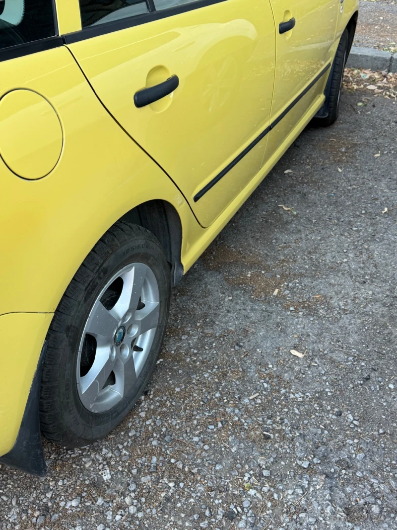 Skoda Fabia, снимка 10 - Автомобили и джипове - 52663667