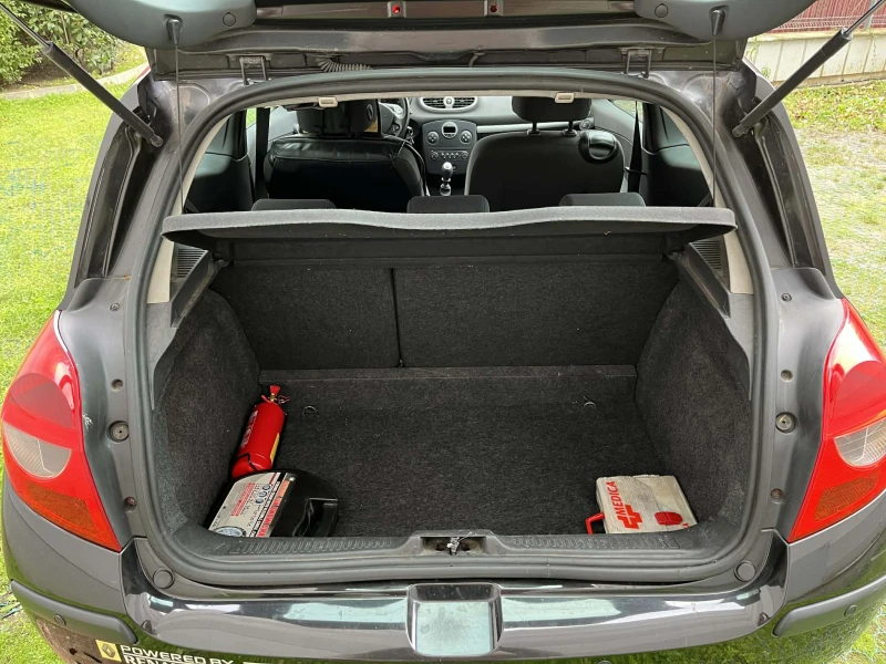 Renault Clio 1.5 dci, снимка 9 - Автомобили и джипове - 52908419