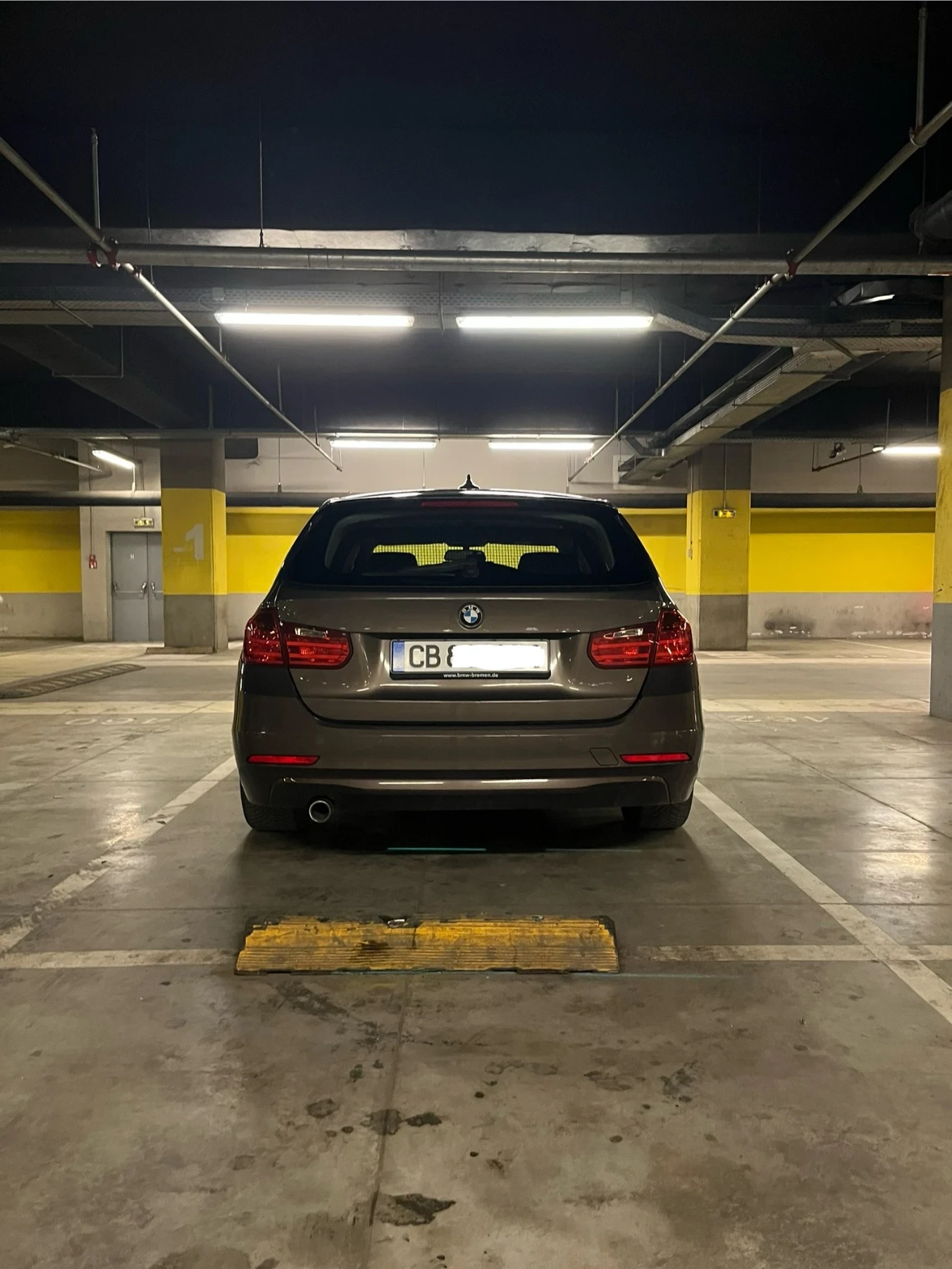 BMW 318 2.0d 8ZF с история в БМВ - изображение 6