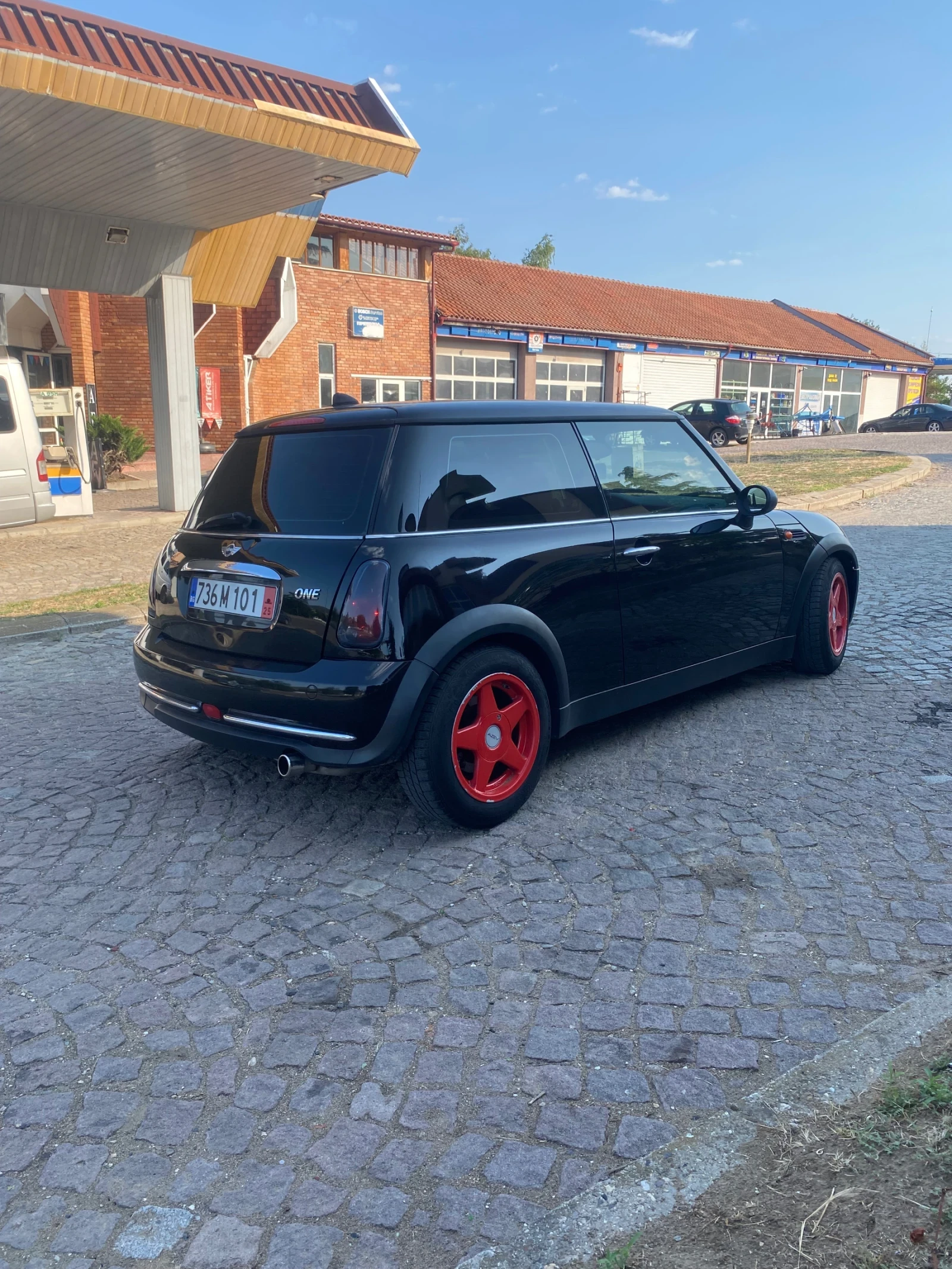 Mini Cooper 1.6 ONE КЛИМАТИК НАВИГАЦИЯ - изображение 3