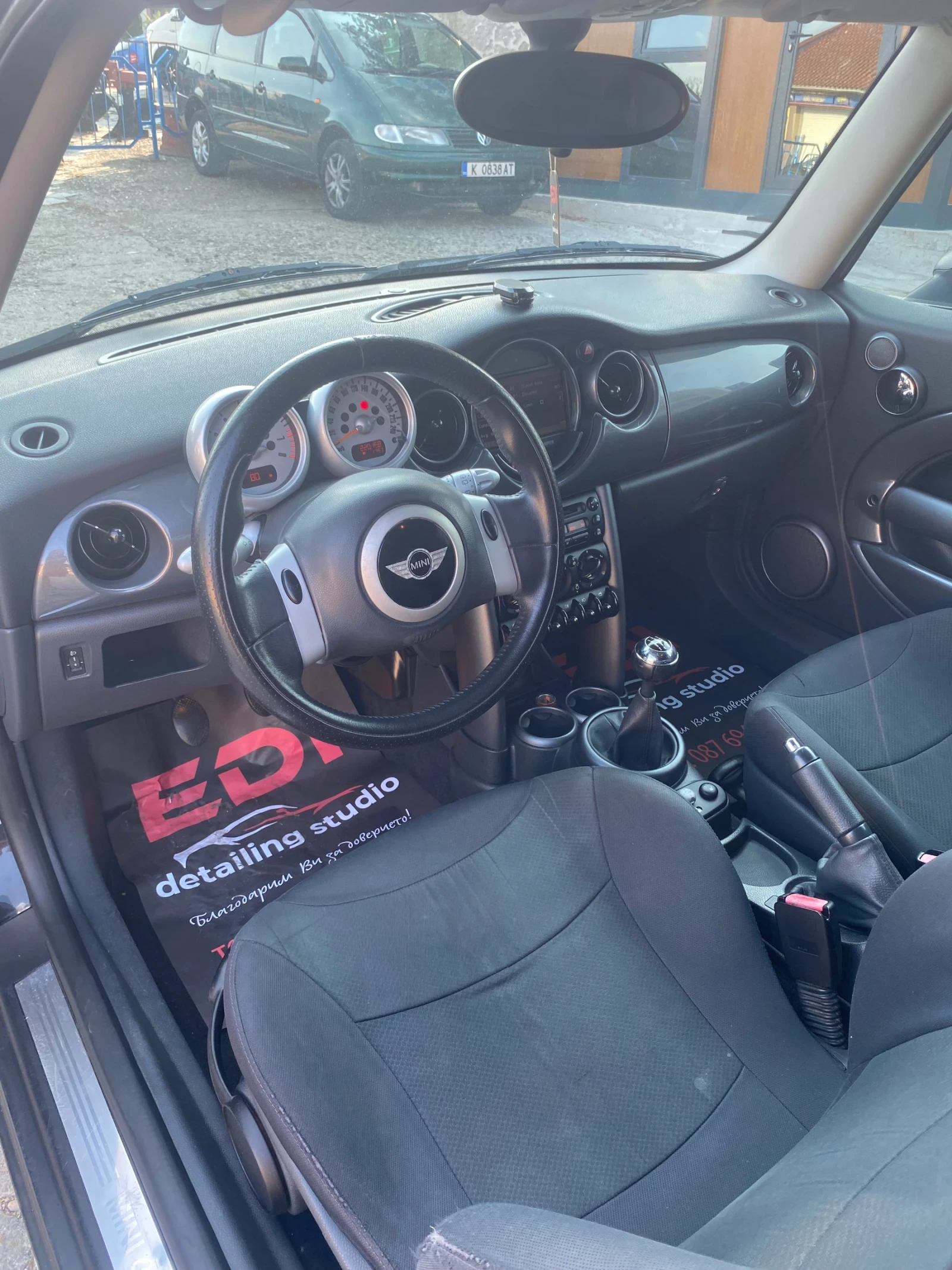 Mini Cooper 1.6 ONE КЛИМАТИК НАВИГАЦИЯ - изображение 8