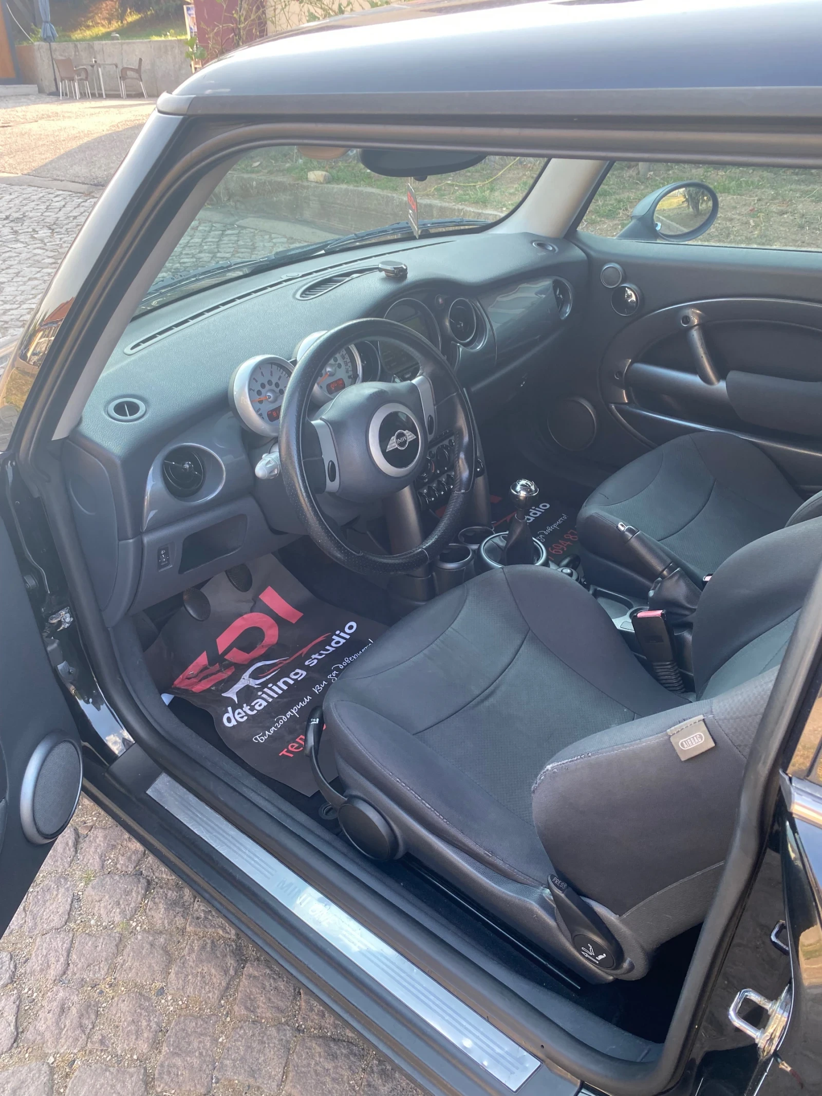 Mini Cooper 1.6 ONE КЛИМАТИК НАВИГАЦИЯ - изображение 7