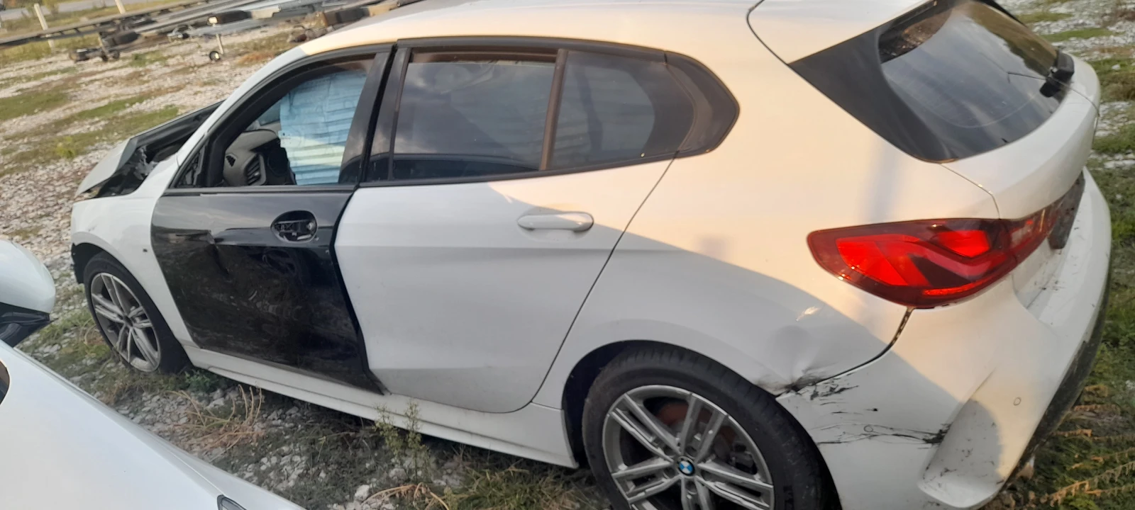 BMW 116 1.5 M-SPORT - изображение 9
