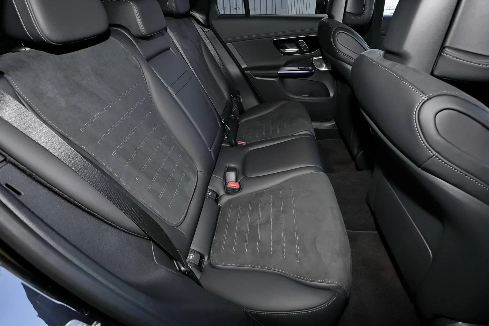 Mercedes-Benz GLC 200 4M* AMG* DISTR* MEMORY* BURM* KEYLESS*  - изображение 9