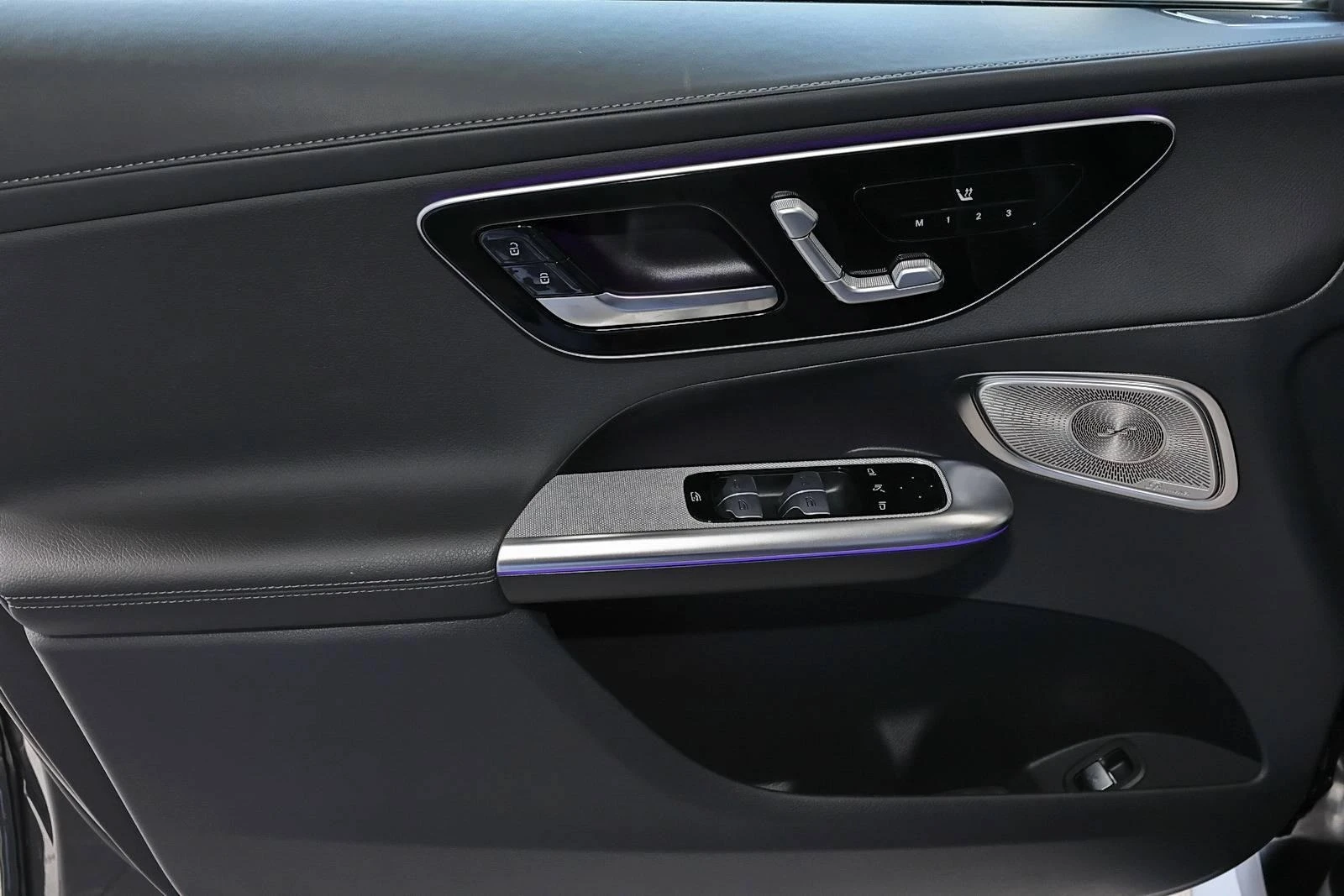 Mercedes-Benz GLC 200 4M* AMG* DISTR* MEMORY* BURM* KEYLESS*  - изображение 3