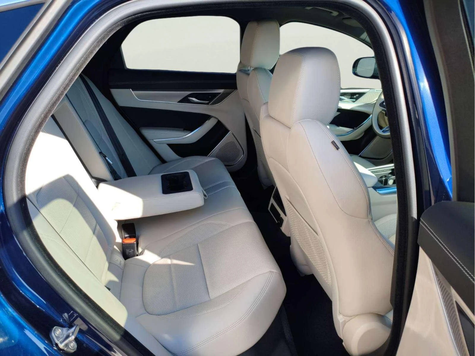 Jaguar Xf 2.0 - изображение 9