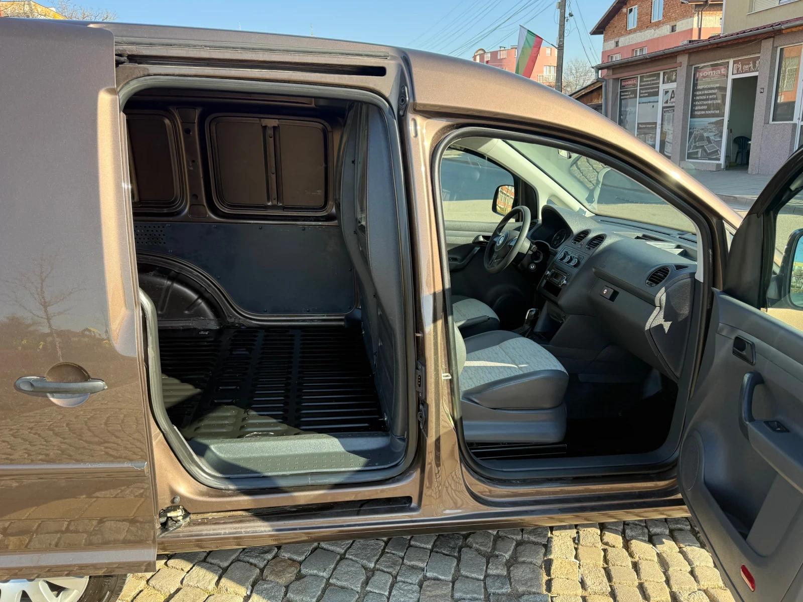 VW Caddy DSG TDI , снимка 12 - Автомобили и джипове - 53813553